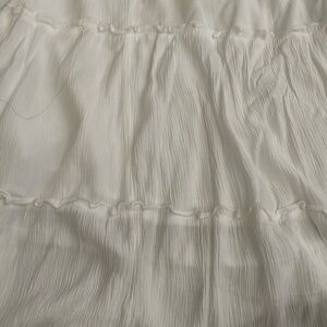 Hollister woman white floor length skirt XS